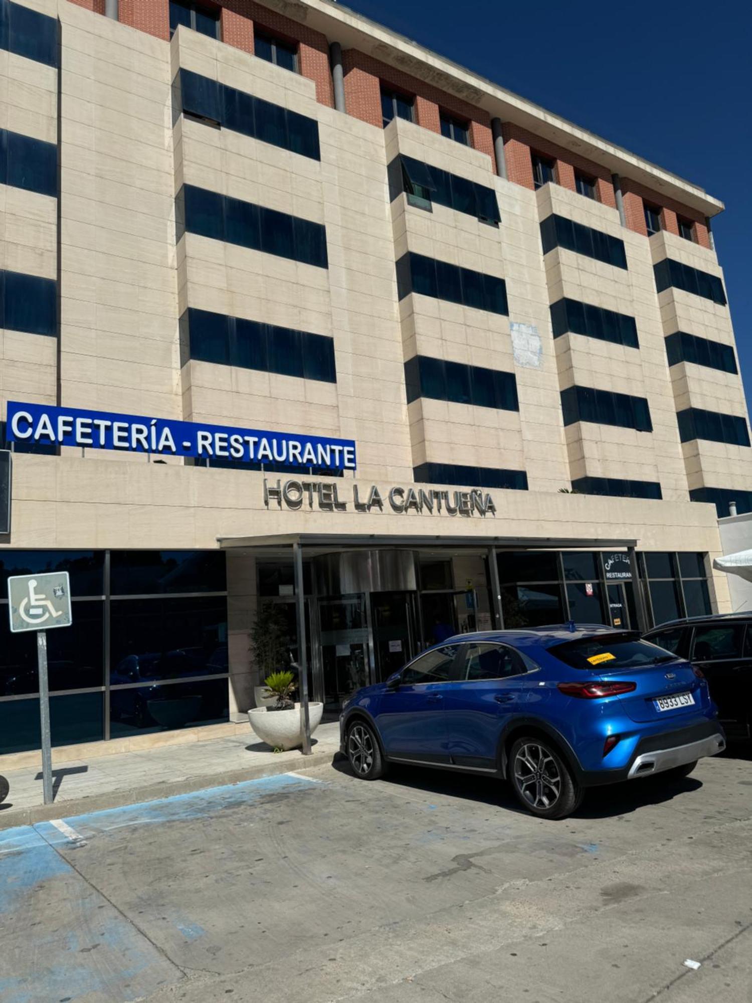 Hotel La Cantuena Parla Esterno foto
